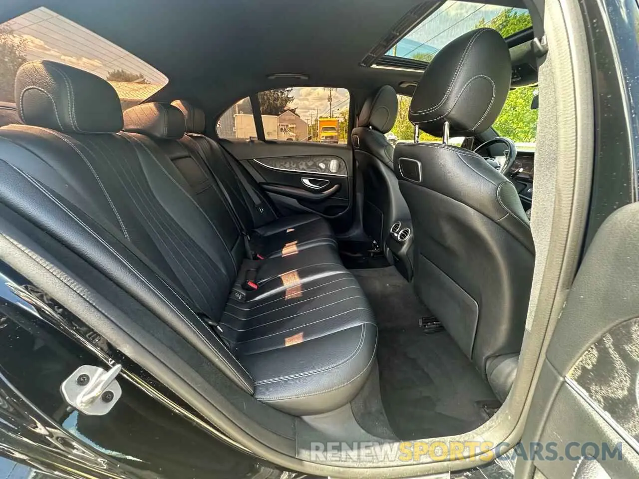 6 fotografías del automóvil dañado WDDZF4KB6KA566954 MERCEDES-BENZ E-CLASS 2019