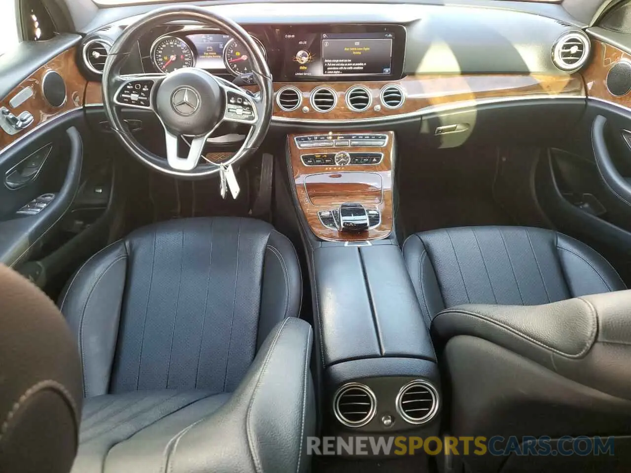 8 fotografías del automóvil dañado WDDZF4KB6KA577310 MERCEDES-BENZ E-CLASS 2019