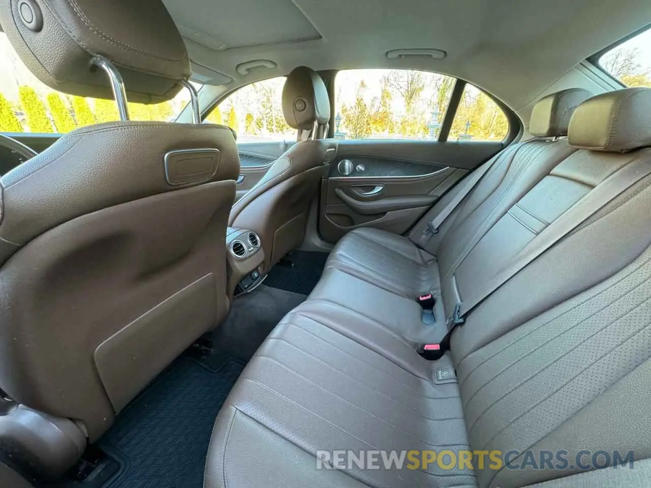 11 fotografías del automóvil dañado WDDZF4KB8KA522891 MERCEDES-BENZ E-CLASS 2019