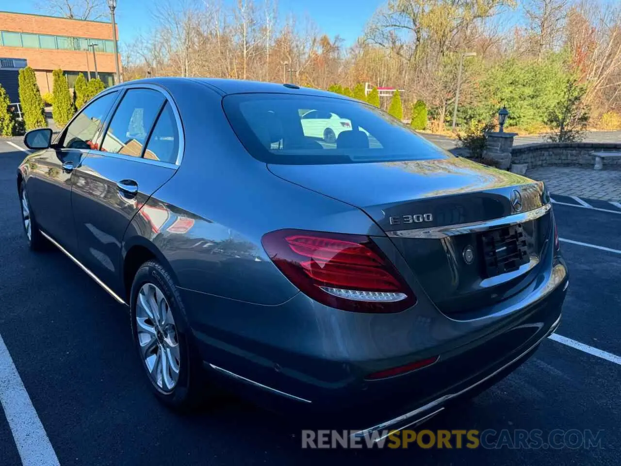 2 fotografías del automóvil dañado WDDZF4KB8KA522891 MERCEDES-BENZ E-CLASS 2019