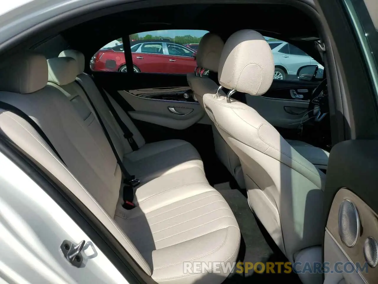 10 fotografías del automóvil dañado WDDZF4KB9KA520910 MERCEDES-BENZ E-CLASS 2019