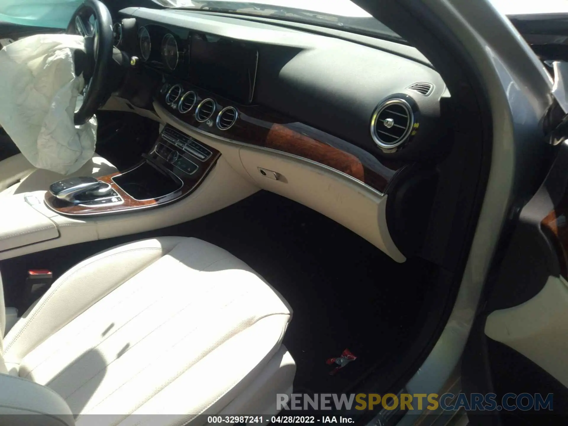 5 fotografías del automóvil dañado WDDZF4KB9KA675232 MERCEDES-BENZ E-CLASS 2019
