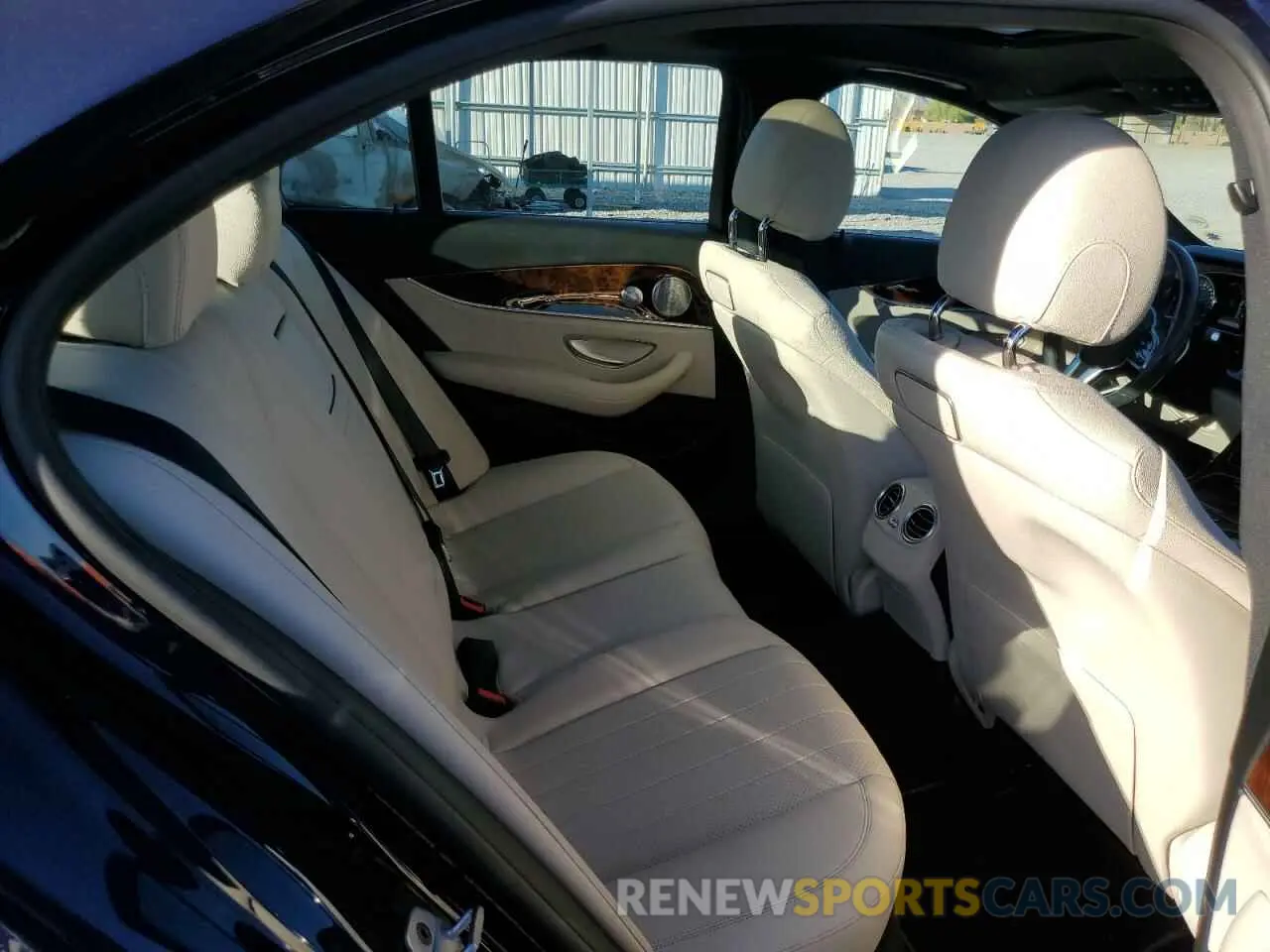 10 fotografías del automóvil dañado WDDZF6JB0KA515463 MERCEDES-BENZ E-CLASS 2019