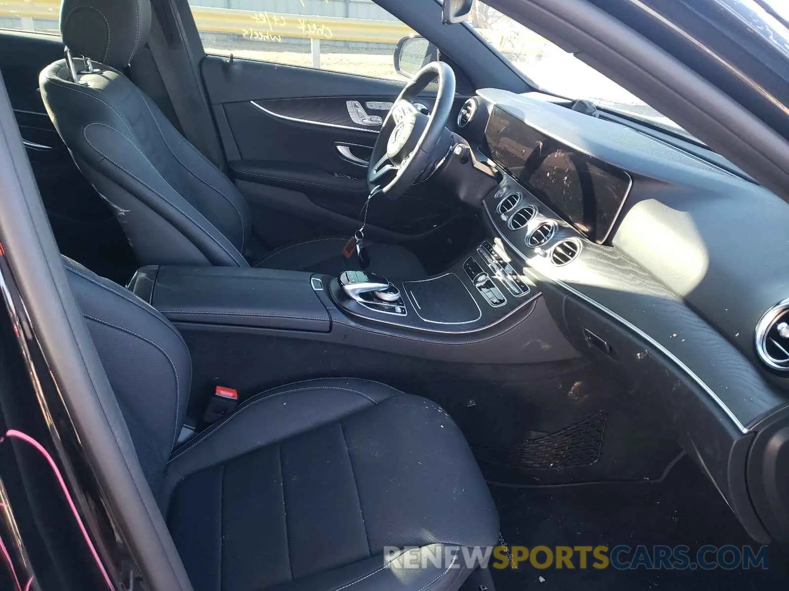 5 fotografías del automóvil dañado WDDZF6JB1KA692619 MERCEDES-BENZ E CLASS 2019