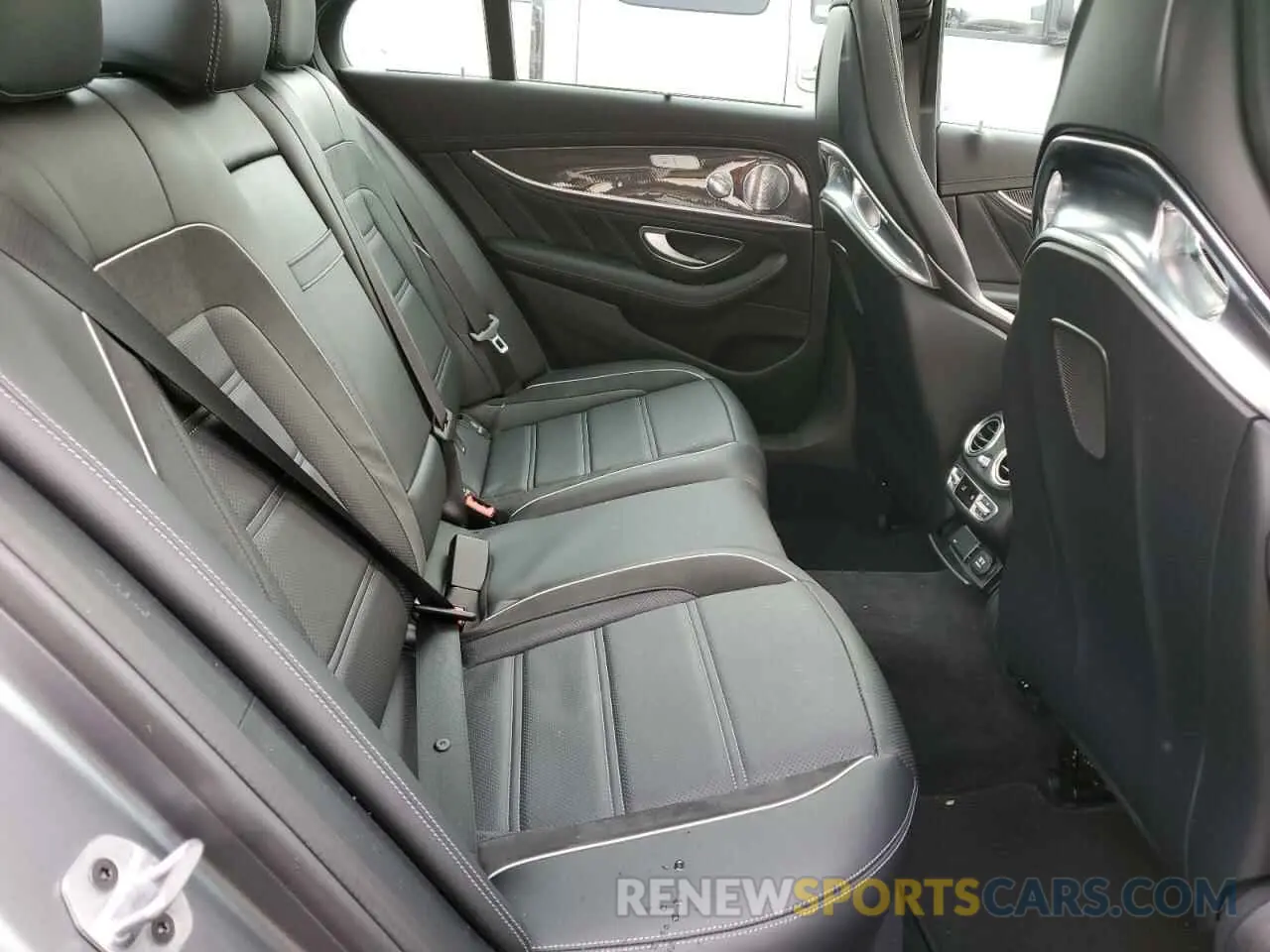 10 fotografías del automóvil dañado WDDZF8KB4KA508736 MERCEDES-BENZ E-CLASS 2019