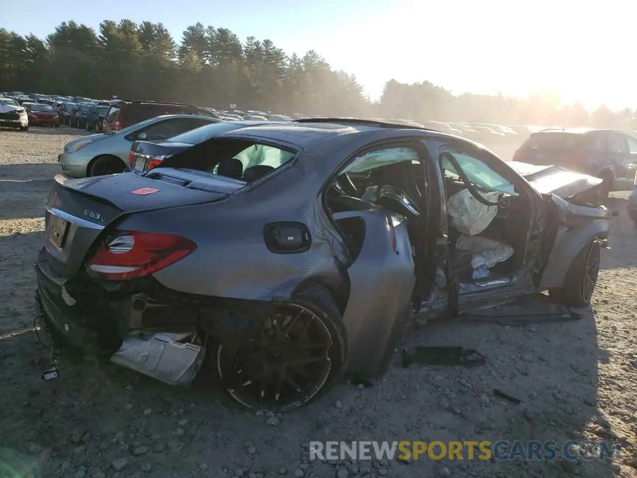 3 fotografías del automóvil dañado WDDZF8KB9KA505458 MERCEDES-BENZ E-CLASS 2019