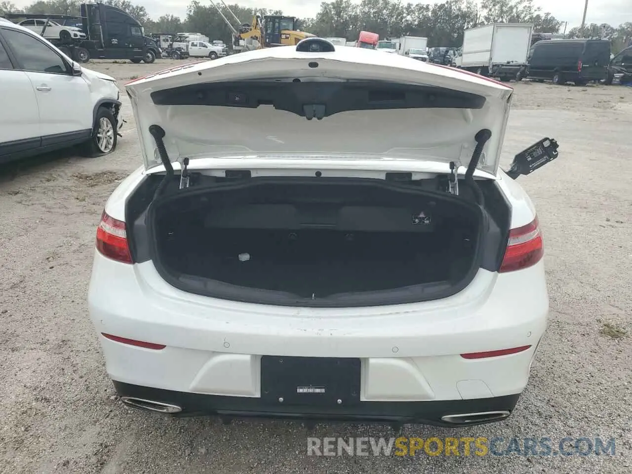 6 fotografías del automóvil dañado W1K1K6HB3LF146424 MERCEDES-BENZ E-CLASS 2020