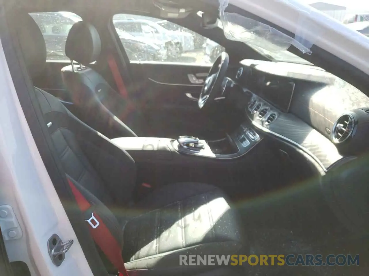 5 fotografías del automóvil dañado W1KZF6BB7LA773544 MERCEDES-BENZ E-CLASS 2020