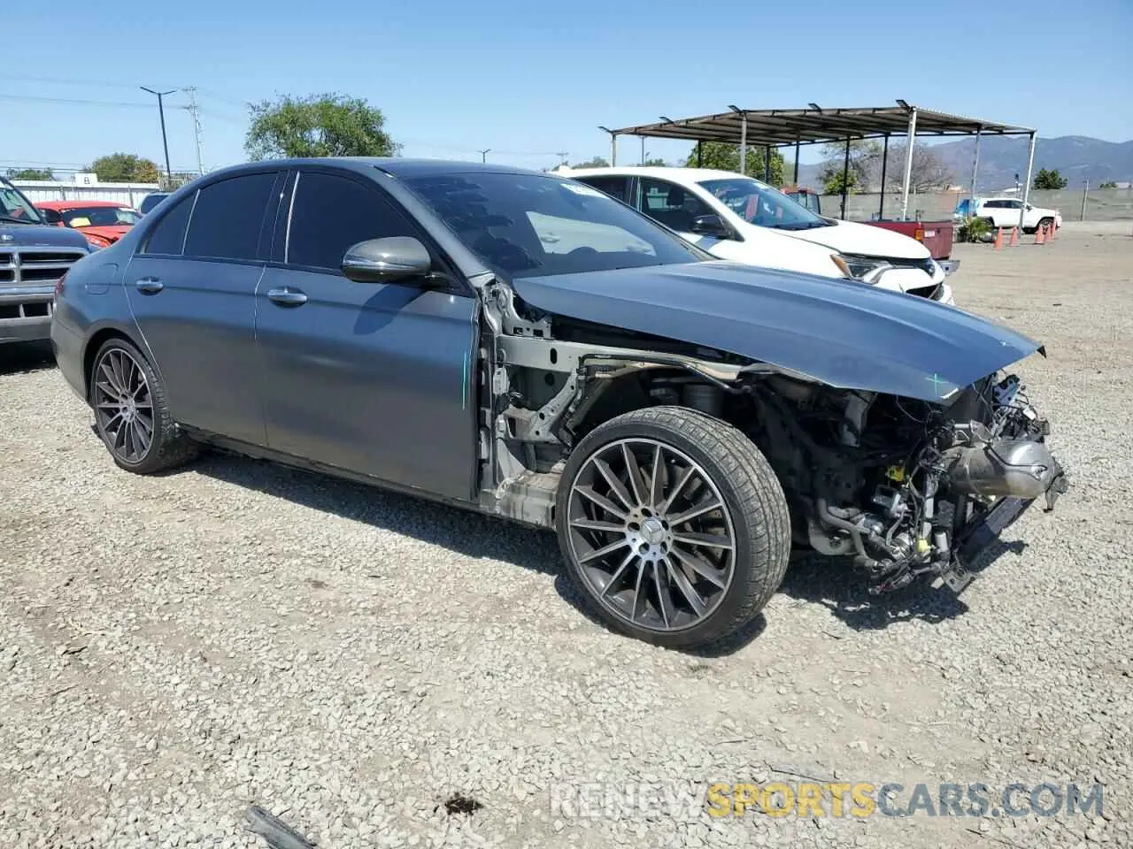 4 fotografías del automóvil dañado W1KZF6BB8LA802081 MERCEDES-BENZ E-CLASS 2020