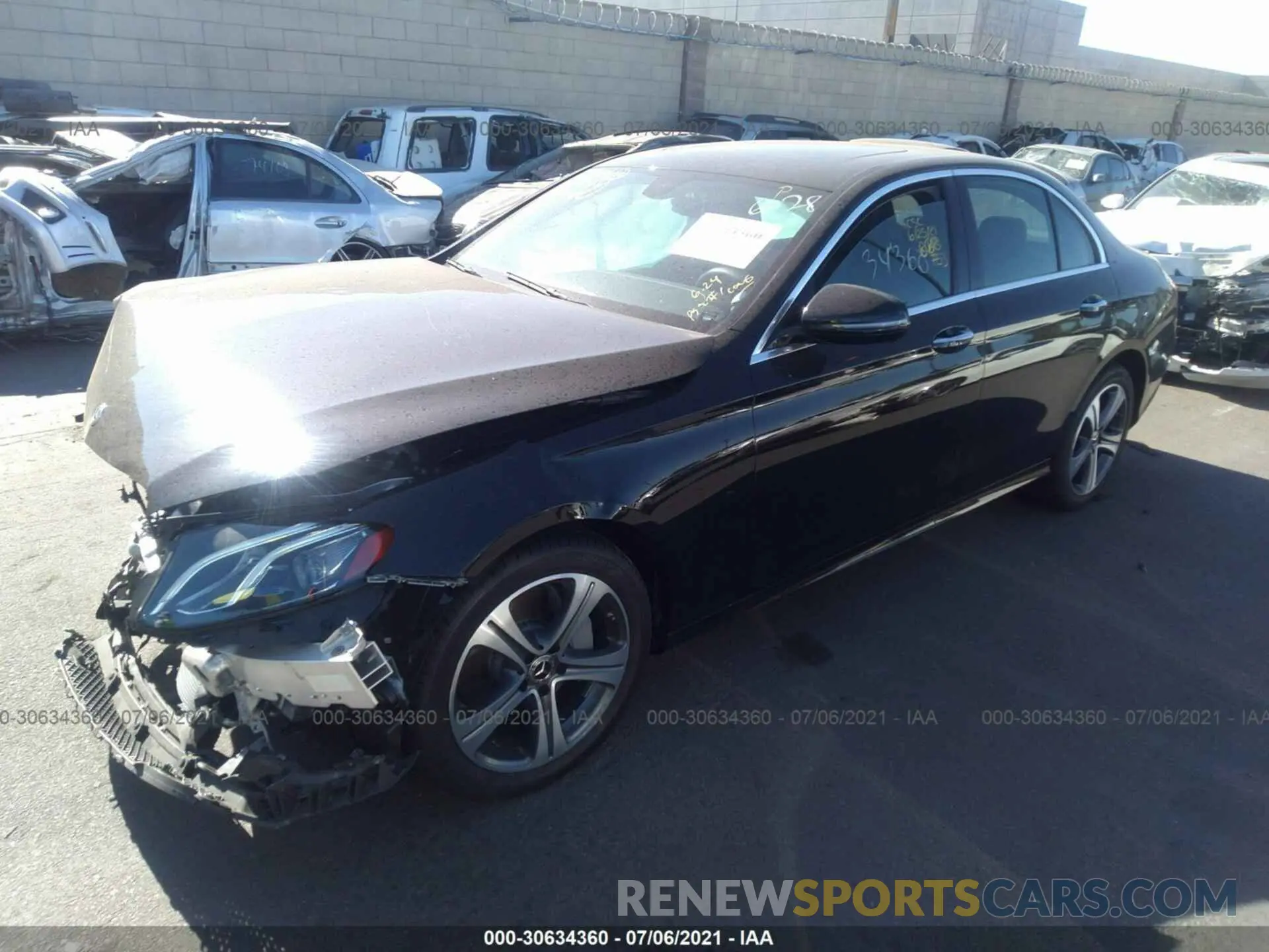 2 fotografías del automóvil dañado W1KZF8DB1LA836534 MERCEDES-BENZ E-CLASS 2020