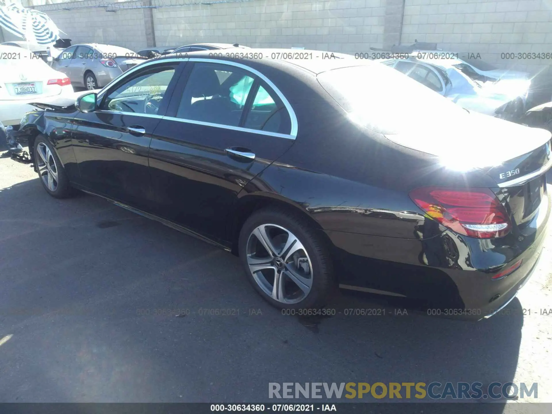3 fotografías del automóvil dañado W1KZF8DB1LA836534 MERCEDES-BENZ E-CLASS 2020