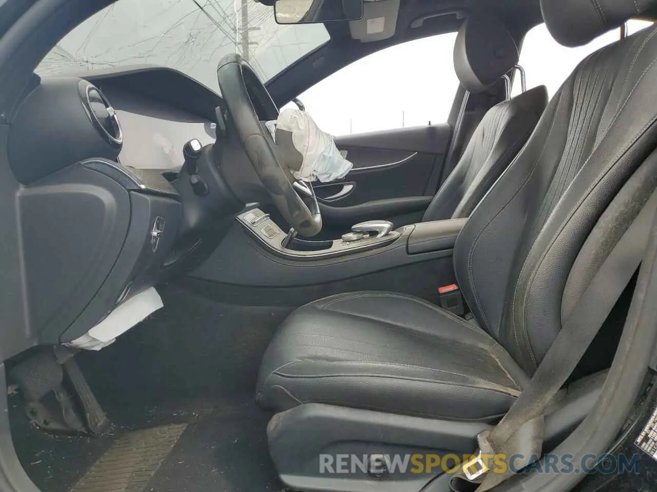 7 fotografías del automóvil dañado W1KZF8DB2LA826241 MERCEDES-BENZ E-CLASS 2020