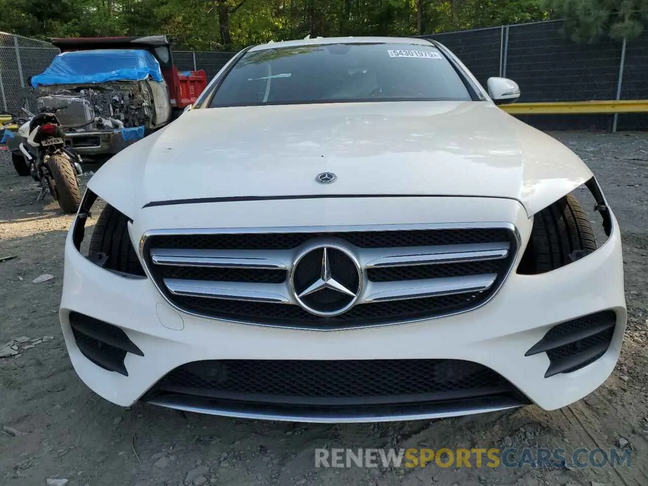 5 fotografías del automóvil dañado W1KZF8DB4LA829321 MERCEDES-BENZ E-CLASS 2020