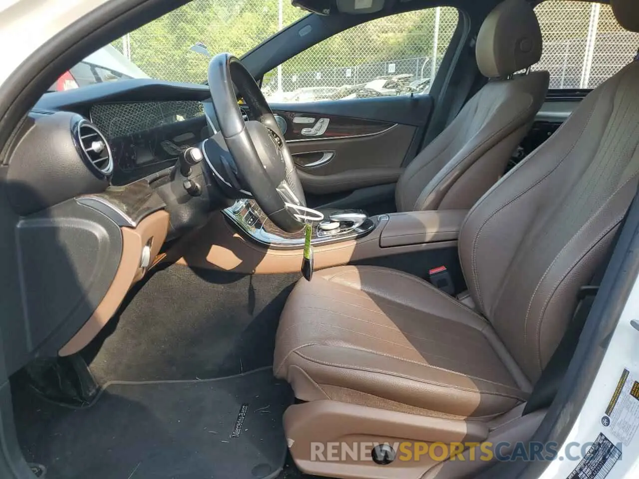 7 fotografías del automóvil dañado W1KZF8DB4LA829321 MERCEDES-BENZ E-CLASS 2020