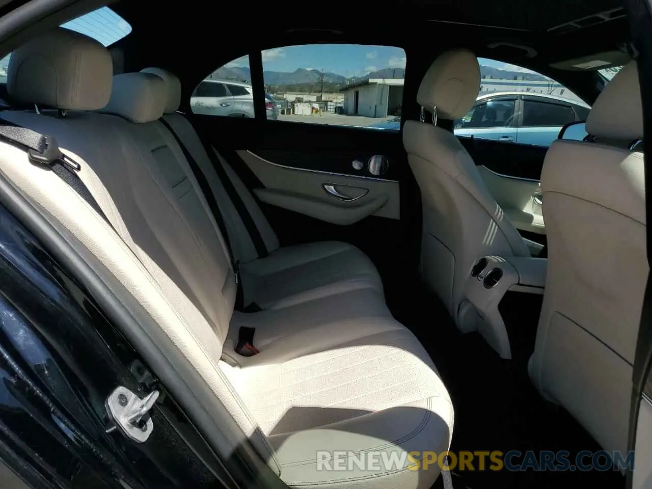 10 fotografías del automóvil dañado W1KZF8DBXLA848262 MERCEDES-BENZ E-CLASS 2020
