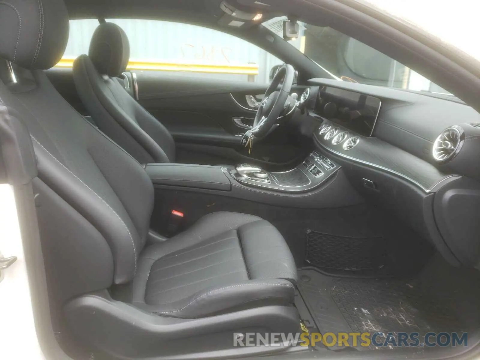 5 fotografías del automóvil dañado WDD1J6JB4LF126275 MERCEDES-BENZ E CLASS 2020