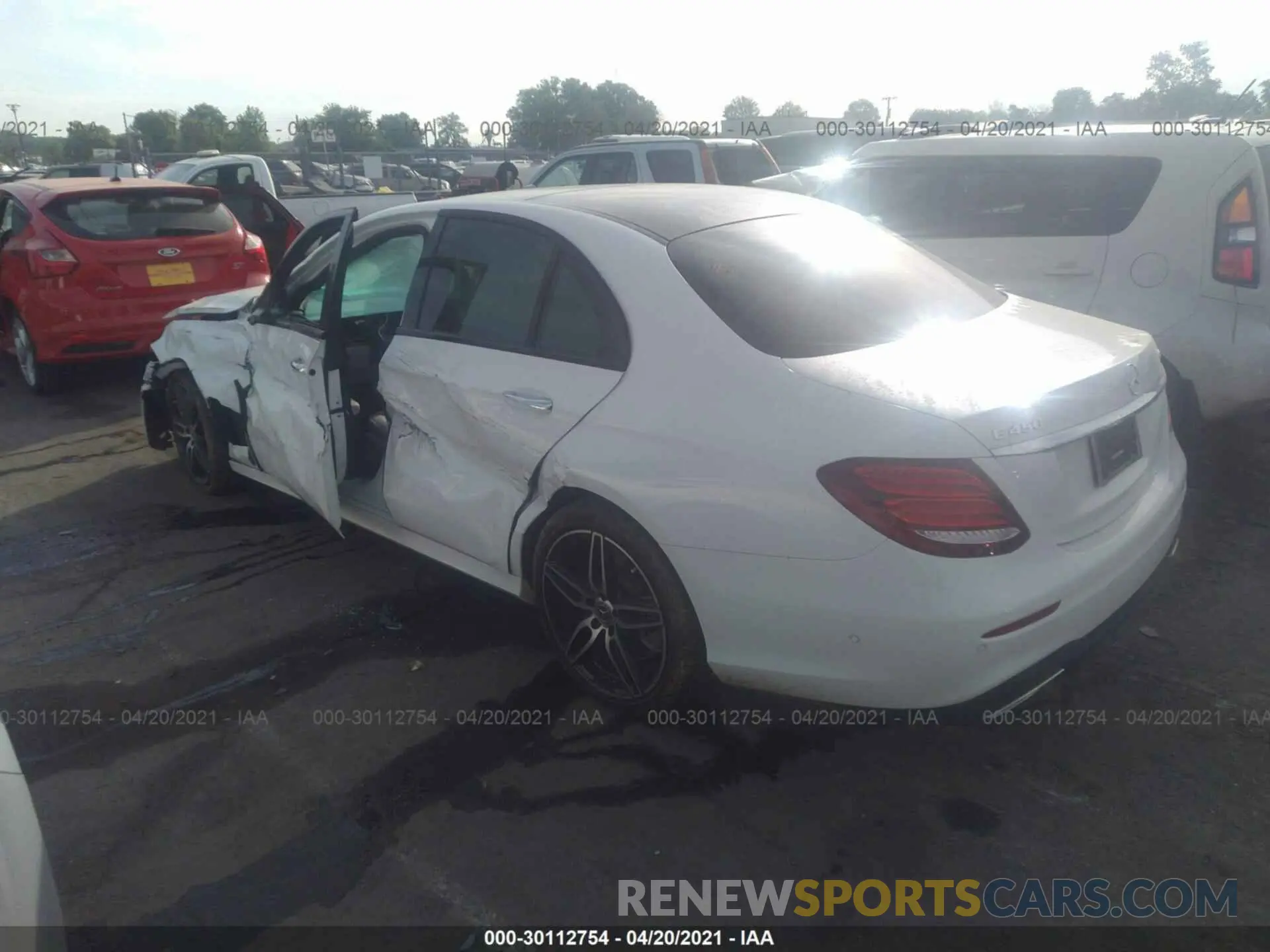 3 fotografías del automóvil dañado WDDZF6JB9LA716487 MERCEDES-BENZ E-CLASS 2020