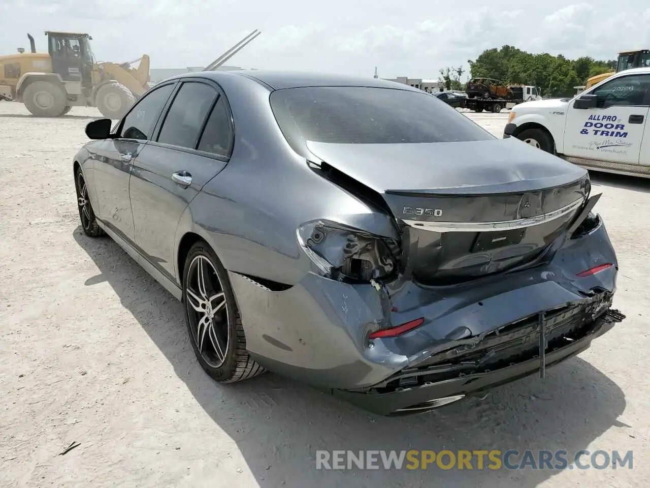 3 fotografías del automóvil dañado WDDZF8DB0LA706969 MERCEDES-BENZ E-CLASS 2020