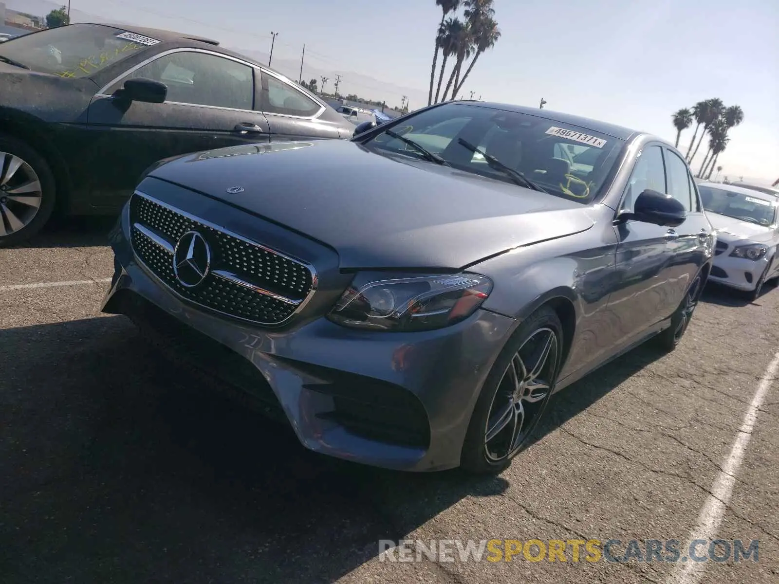 2 fotografías del automóvil dañado WDDZF8DB1LA714529 MERCEDES-BENZ E CLASS 2020