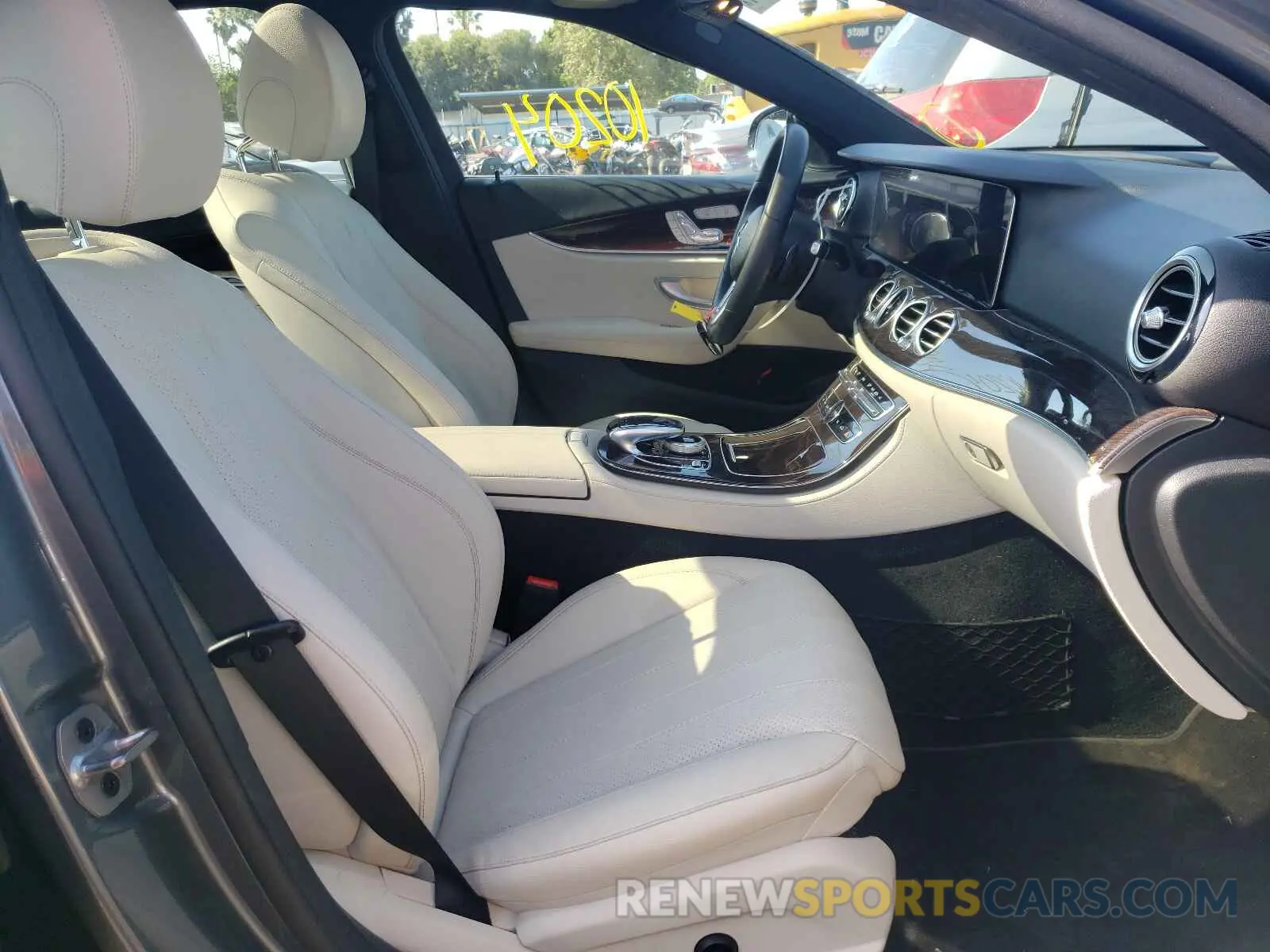 5 fotografías del automóvil dañado WDDZF8DB1LA714529 MERCEDES-BENZ E CLASS 2020