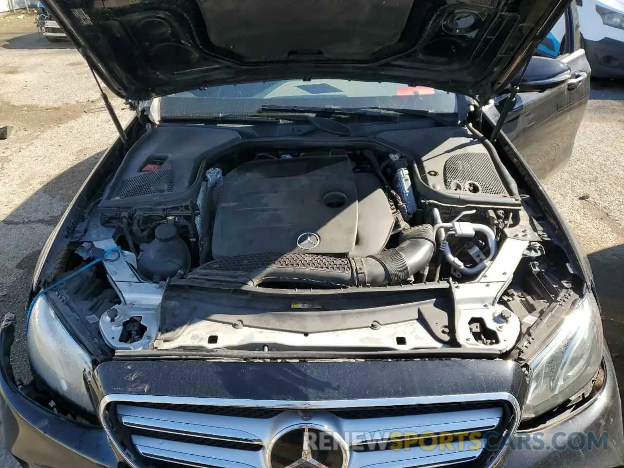 11 fotografías del automóvil dañado WDDZF8DB1LA727989 MERCEDES-BENZ E-CLASS 2020
