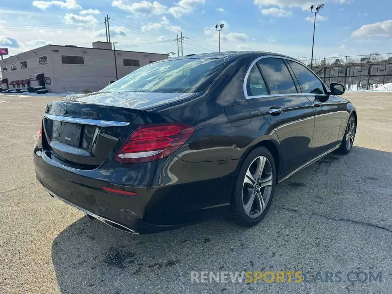 4 fotografías del automóvil dañado WDDZF8DB1LA732898 MERCEDES-BENZ E-CLASS 2020