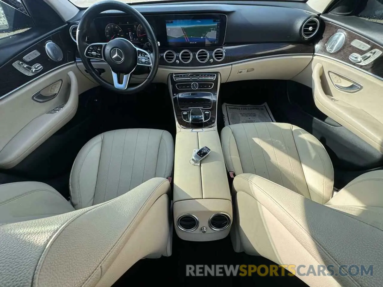 9 fotografías del automóvil dañado WDDZF8DB1LA732898 MERCEDES-BENZ E-CLASS 2020