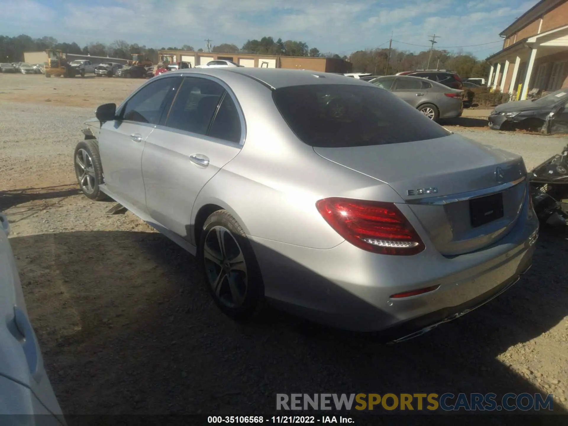 3 fotografías del automóvil dañado WDDZF8DB4LA754930 MERCEDES-BENZ E-CLASS 2020