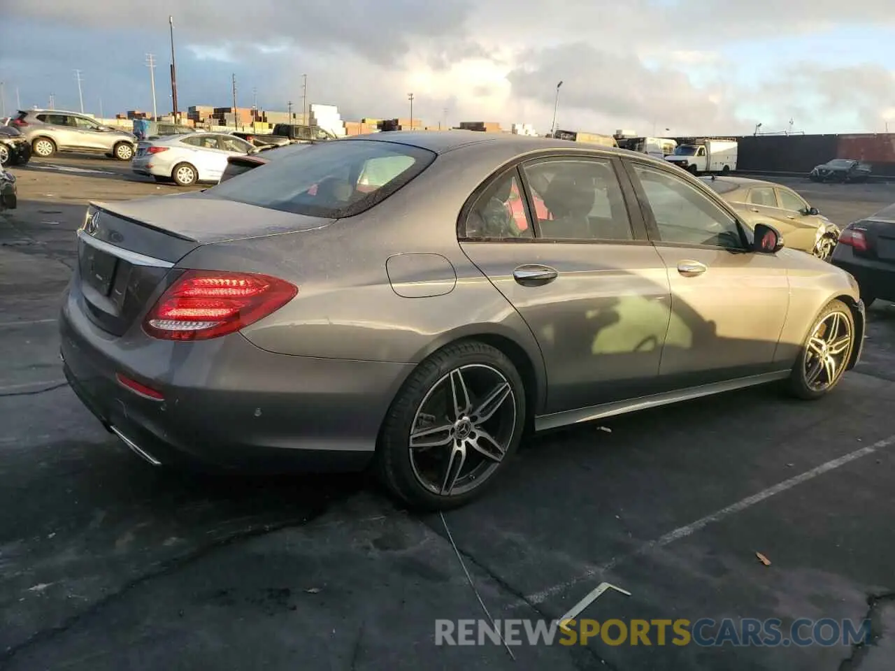 3 fotografías del automóvil dañado WDDZF8DB8LA709523 MERCEDES-BENZ E-CLASS 2020