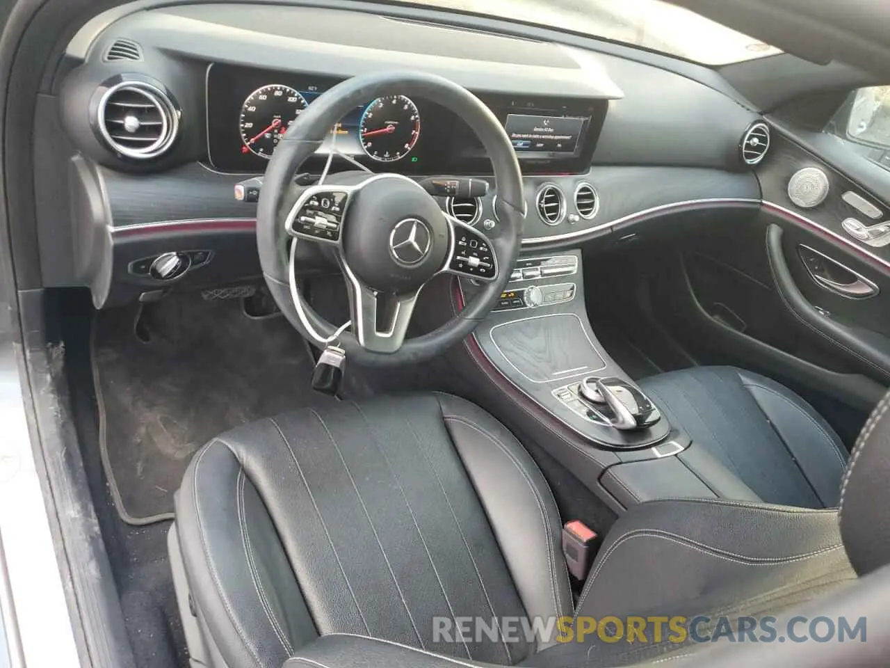 8 fotografías del automóvil dañado WDDZF8DB8LA709523 MERCEDES-BENZ E-CLASS 2020