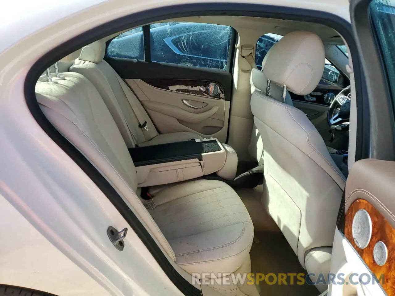 10 fotografías del automóvil dañado WDDZF8EB1LA745133 MERCEDES-BENZ E-CLASS 2020
