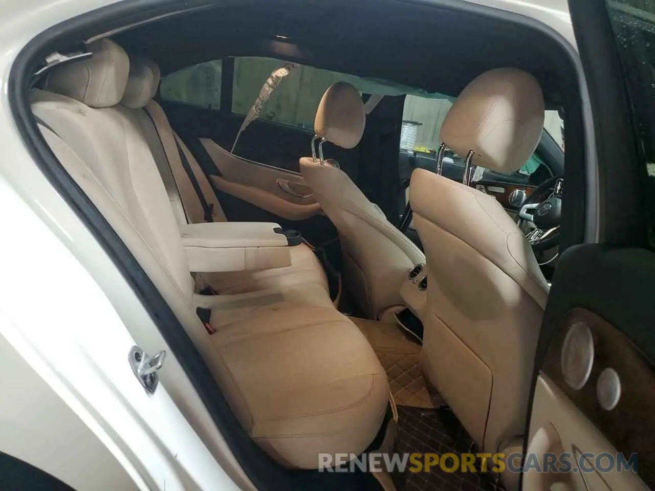 10 fotografías del automóvil dañado WDDZF8EB4LA747622 MERCEDES-BENZ E-CLASS 2020