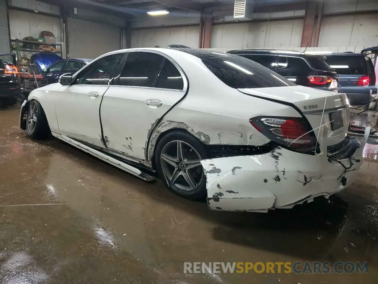 2 fotografías del automóvil dañado WDDZF8EB4LA747622 MERCEDES-BENZ E-CLASS 2020