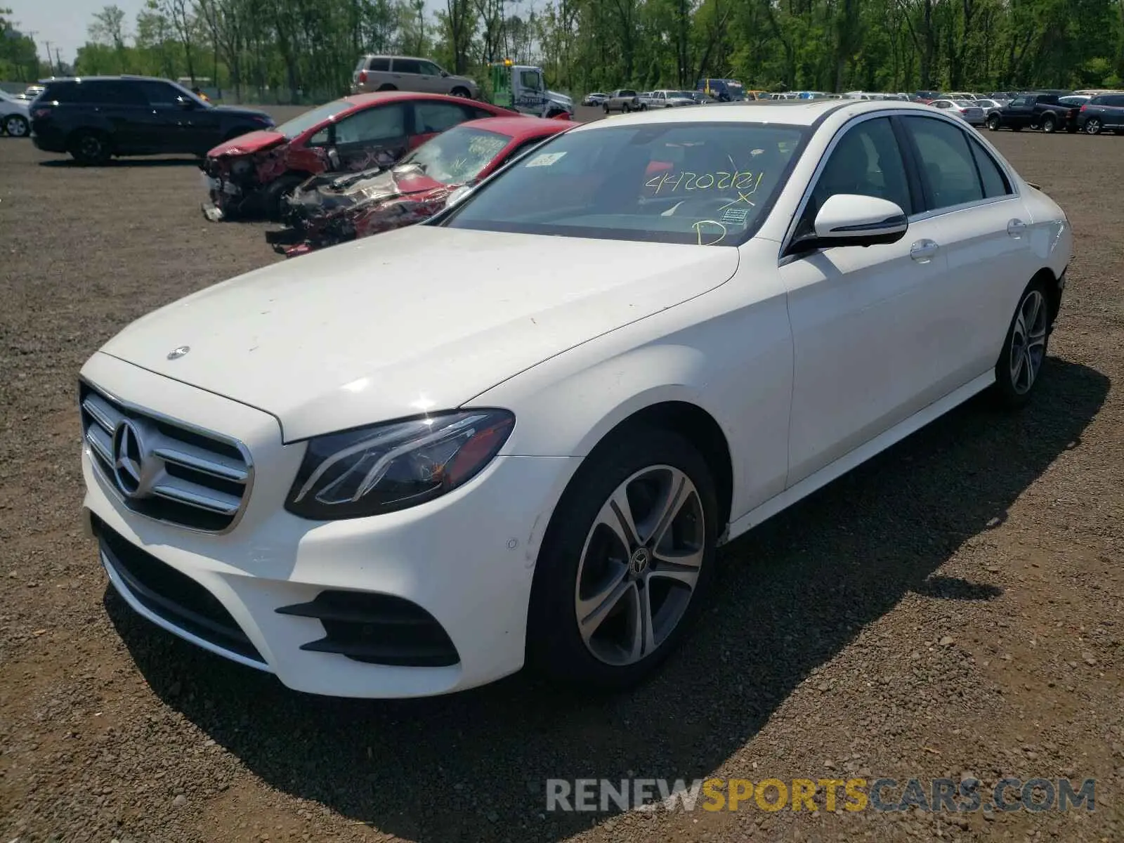 2 fotografías del automóvil dañado WDDZF8EB6LA749632 MERCEDES-BENZ E CLASS 2020