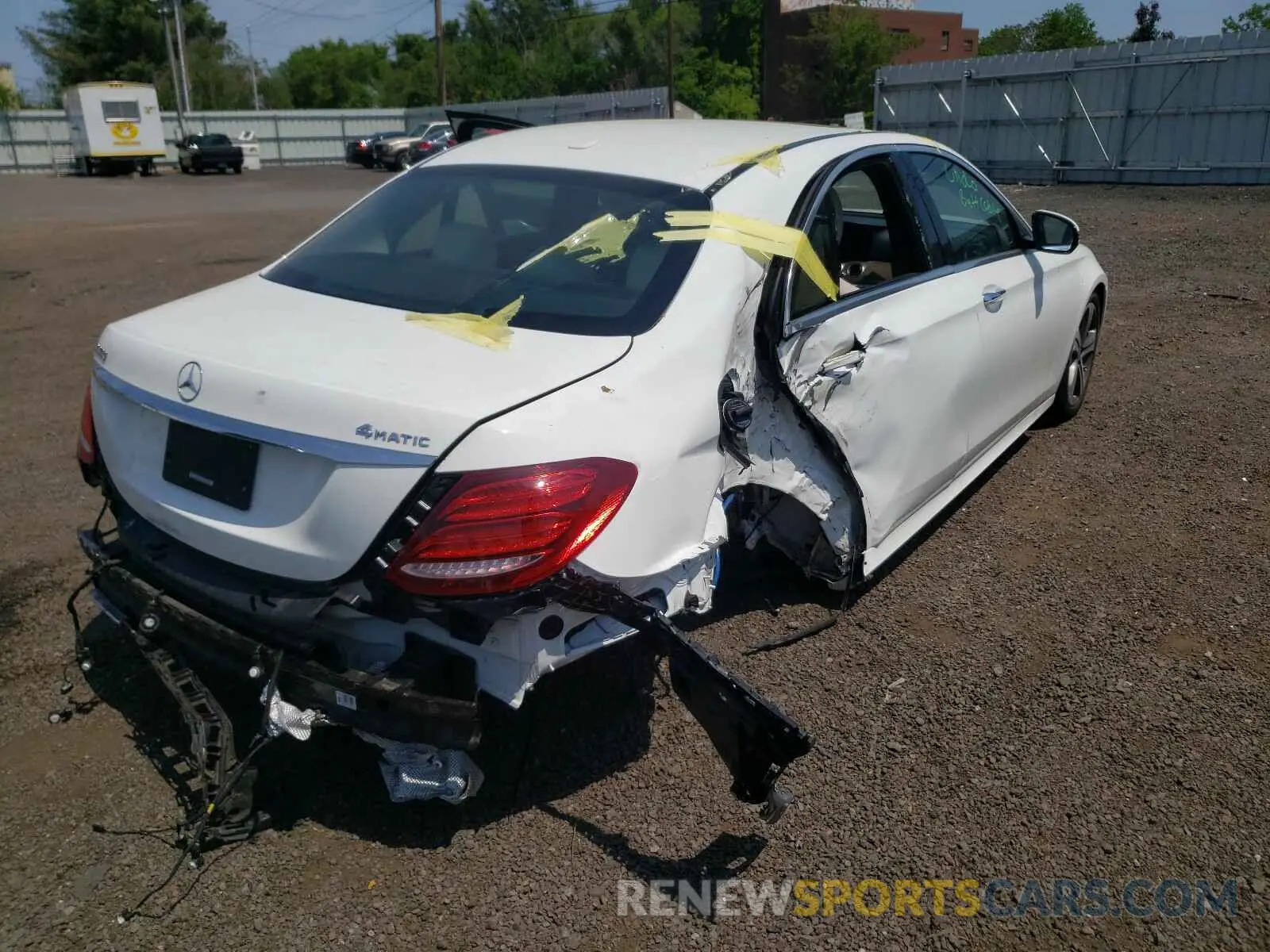 4 fotografías del automóvil dañado WDDZF8EB6LA749632 MERCEDES-BENZ E CLASS 2020