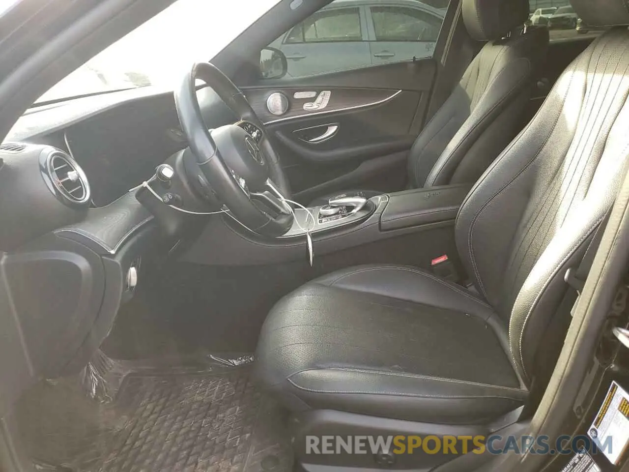 7 fotografías del automóvil dañado WDDZF8EBXLA734339 MERCEDES-BENZ E-CLASS 2020