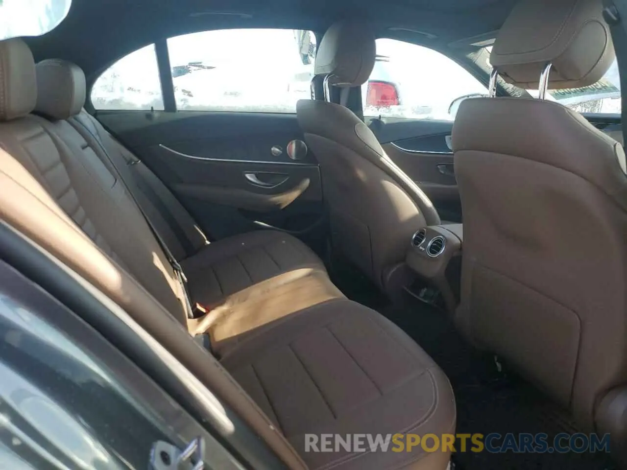 10 fotografías del automóvil dañado W1KZF5KB1MA999638 MERCEDES-BENZ E-CLASS 2021