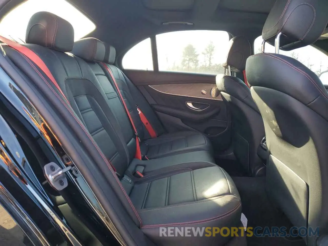10 fotografías del automóvil dañado W1KZF6BB6MA936959 MERCEDES-BENZ E-CLASS 2021