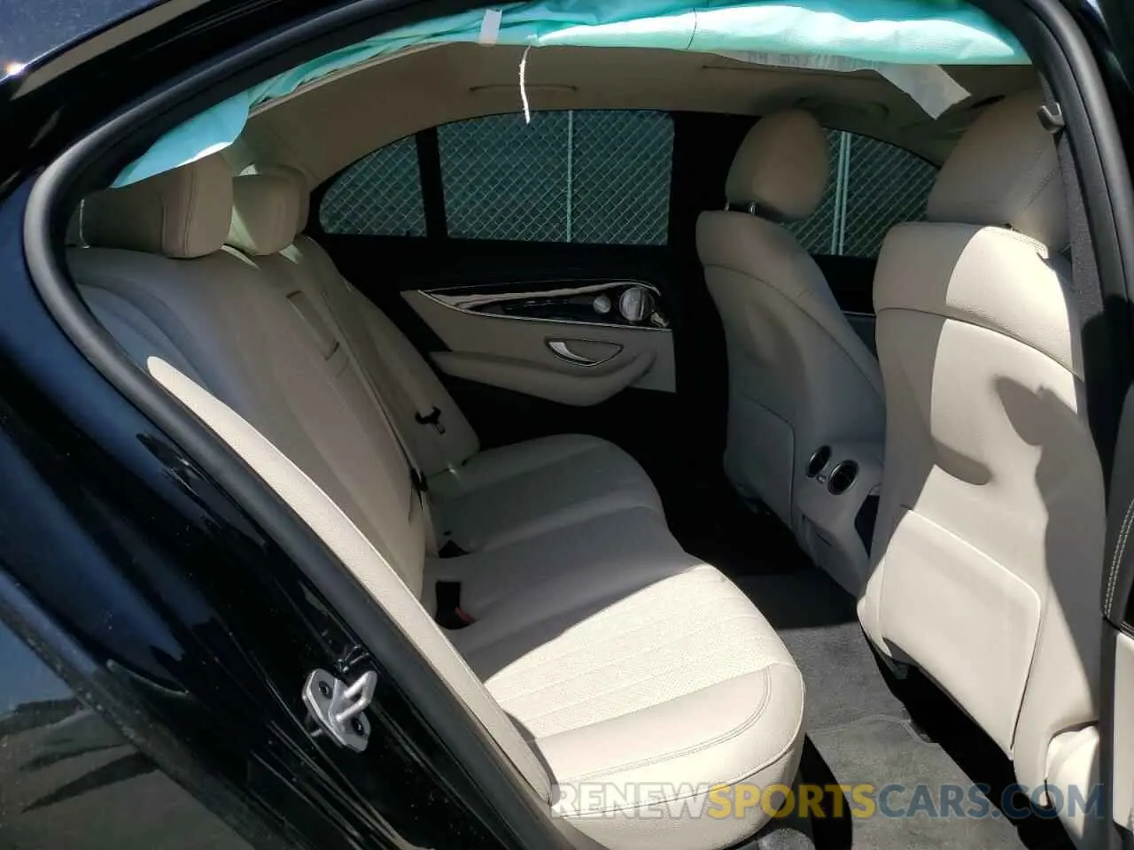 10 fotografías del automóvil dañado W1KZF8DB1MA906020 MERCEDES-BENZ E-CLASS 2021