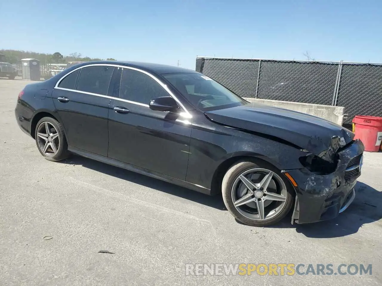 4 fotografías del automóvil dañado W1KZF8DB1MA906020 MERCEDES-BENZ E-CLASS 2021