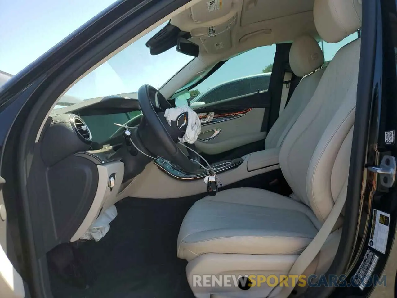 7 fotografías del automóvil dañado W1KZF8DB1MA906020 MERCEDES-BENZ E-CLASS 2021