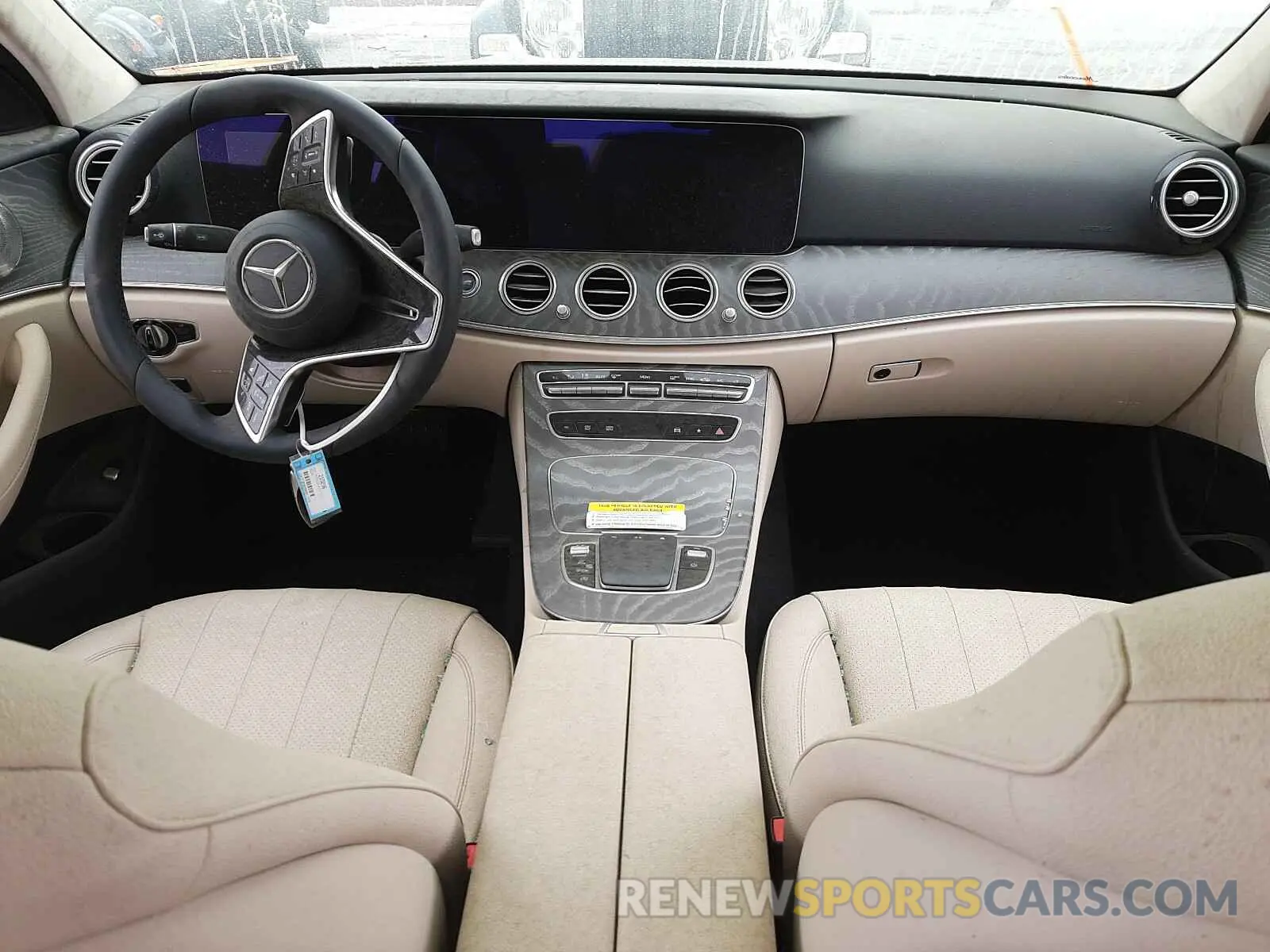 9 fotografías del automóvil dañado W1KZF8DB2MA911839 MERCEDES-BENZ E CLASS 2021
