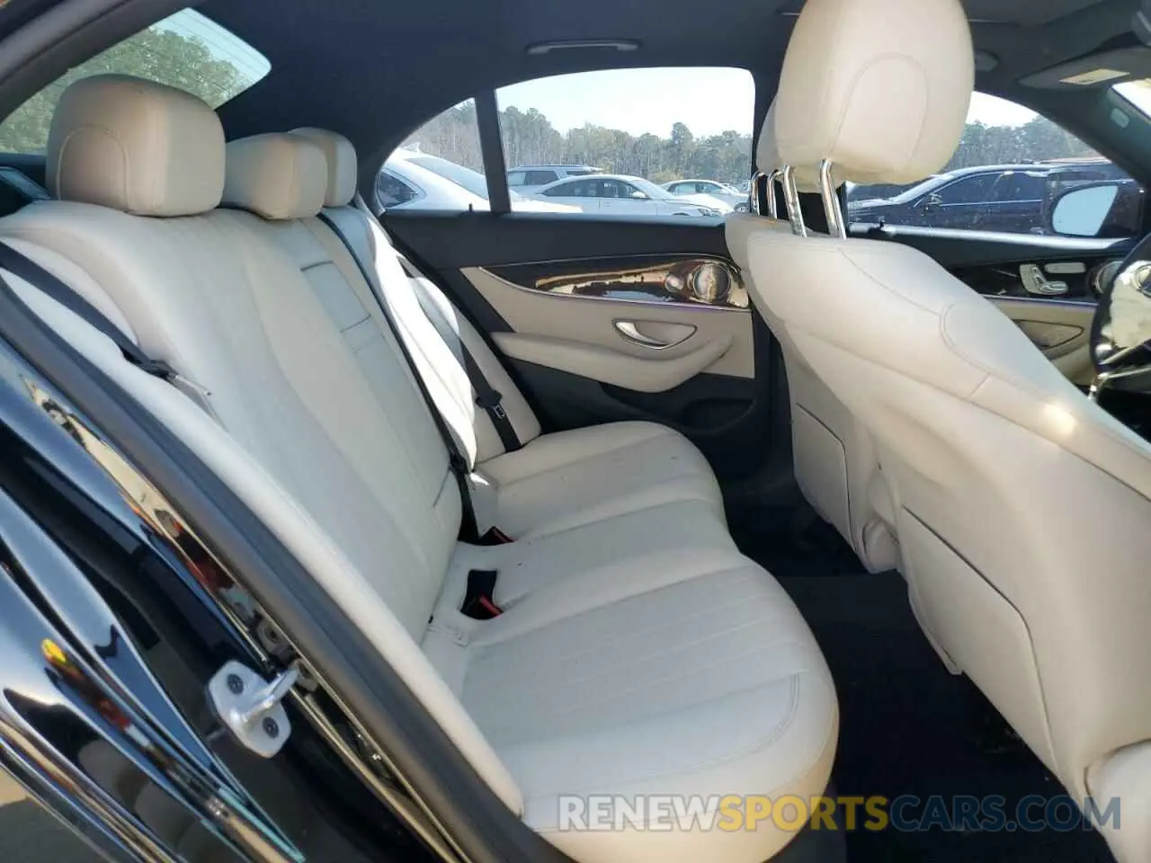 10 fotografías del automóvil dañado W1KZF8DB3MA969510 MERCEDES-BENZ E-CLASS 2021