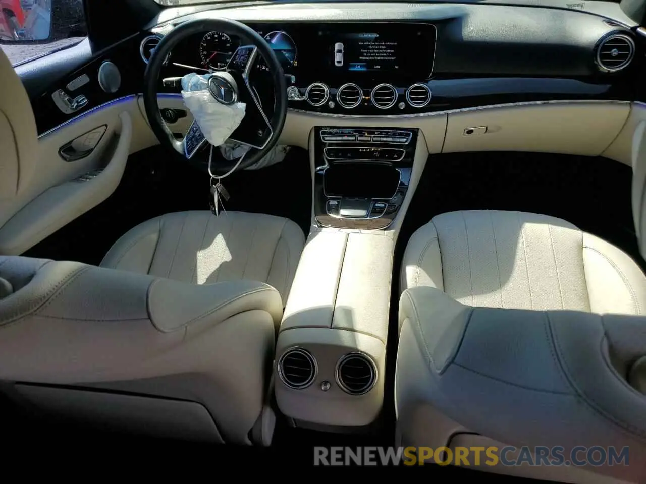 8 fotografías del automóvil dañado W1KZF8DB3MA969510 MERCEDES-BENZ E-CLASS 2021