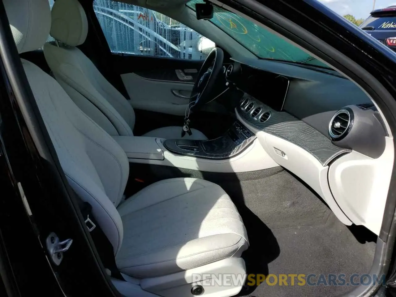 5 fotografías del automóvil dañado W1KZF8DB4MA888922 MERCEDES-BENZ E-CLASS 2021