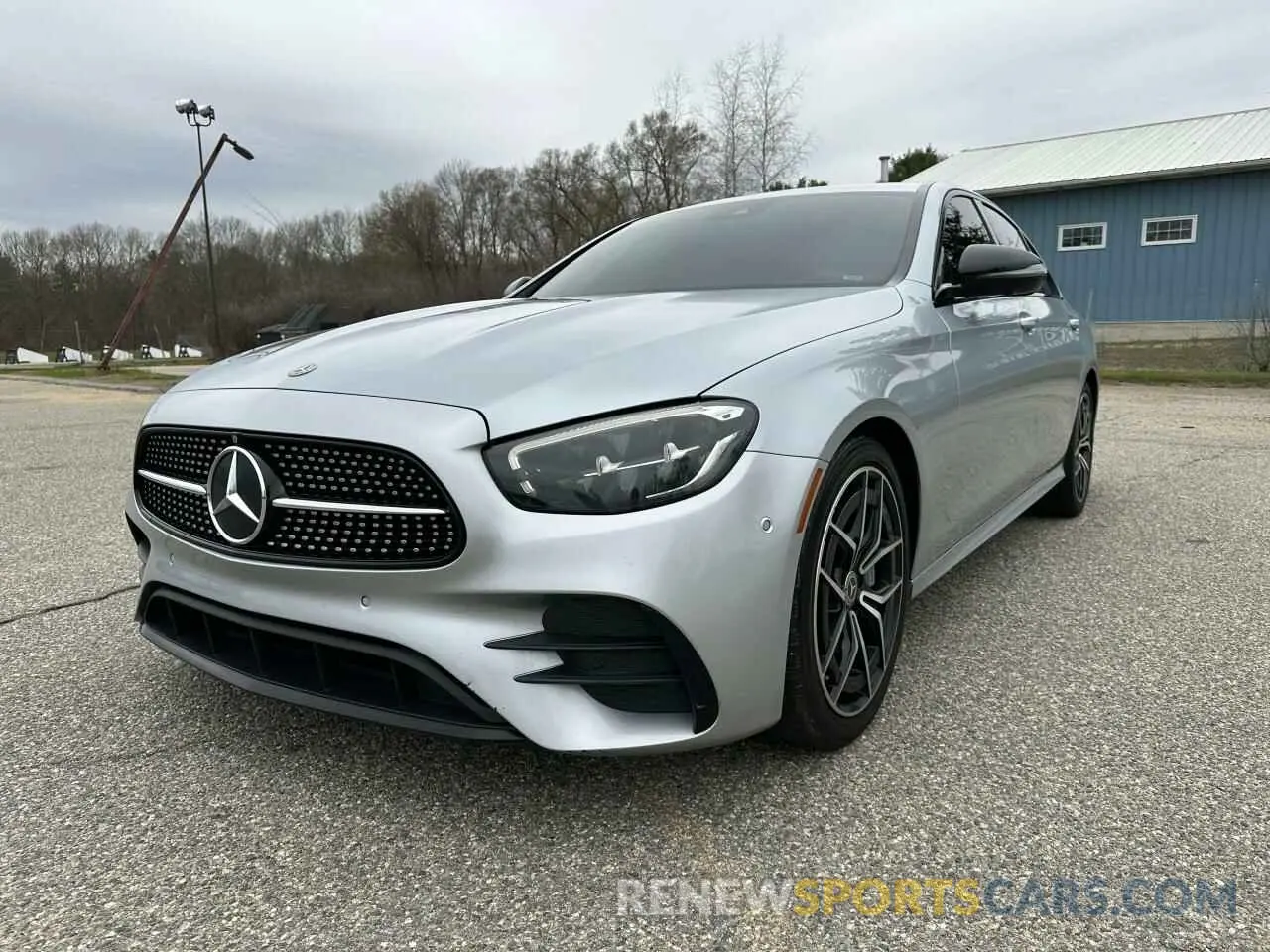 2 fotografías del automóvil dañado W1KZF8DB4MA920140 MERCEDES-BENZ E-CLASS 2021