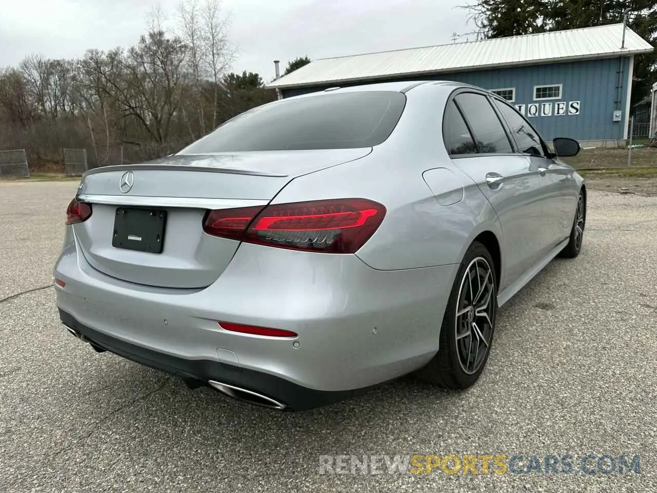 4 fotografías del automóvil dañado W1KZF8DB4MA920140 MERCEDES-BENZ E-CLASS 2021