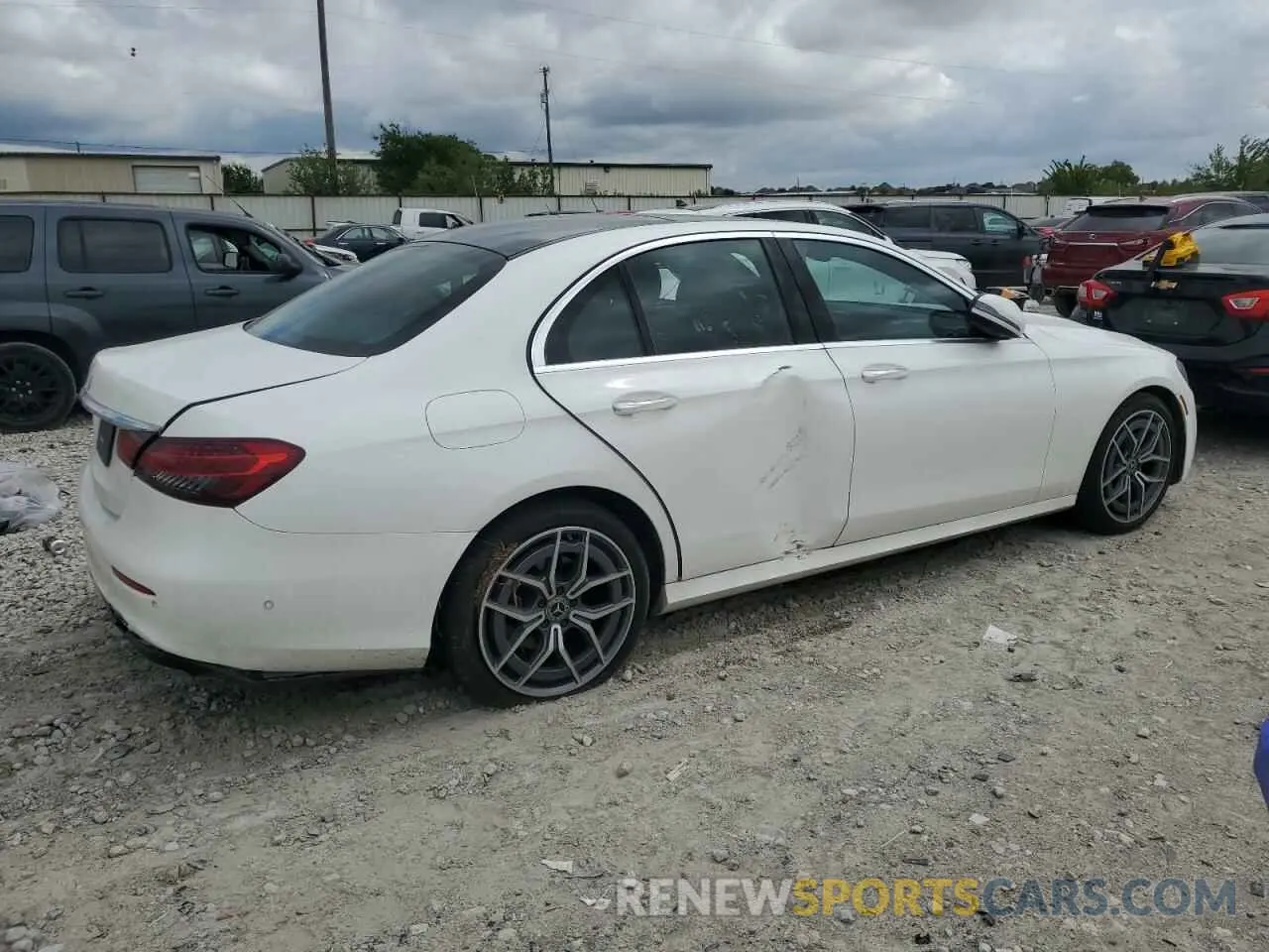 3 fotografías del automóvil dañado W1KZF8DB7MA877512 MERCEDES-BENZ E-CLASS 2021