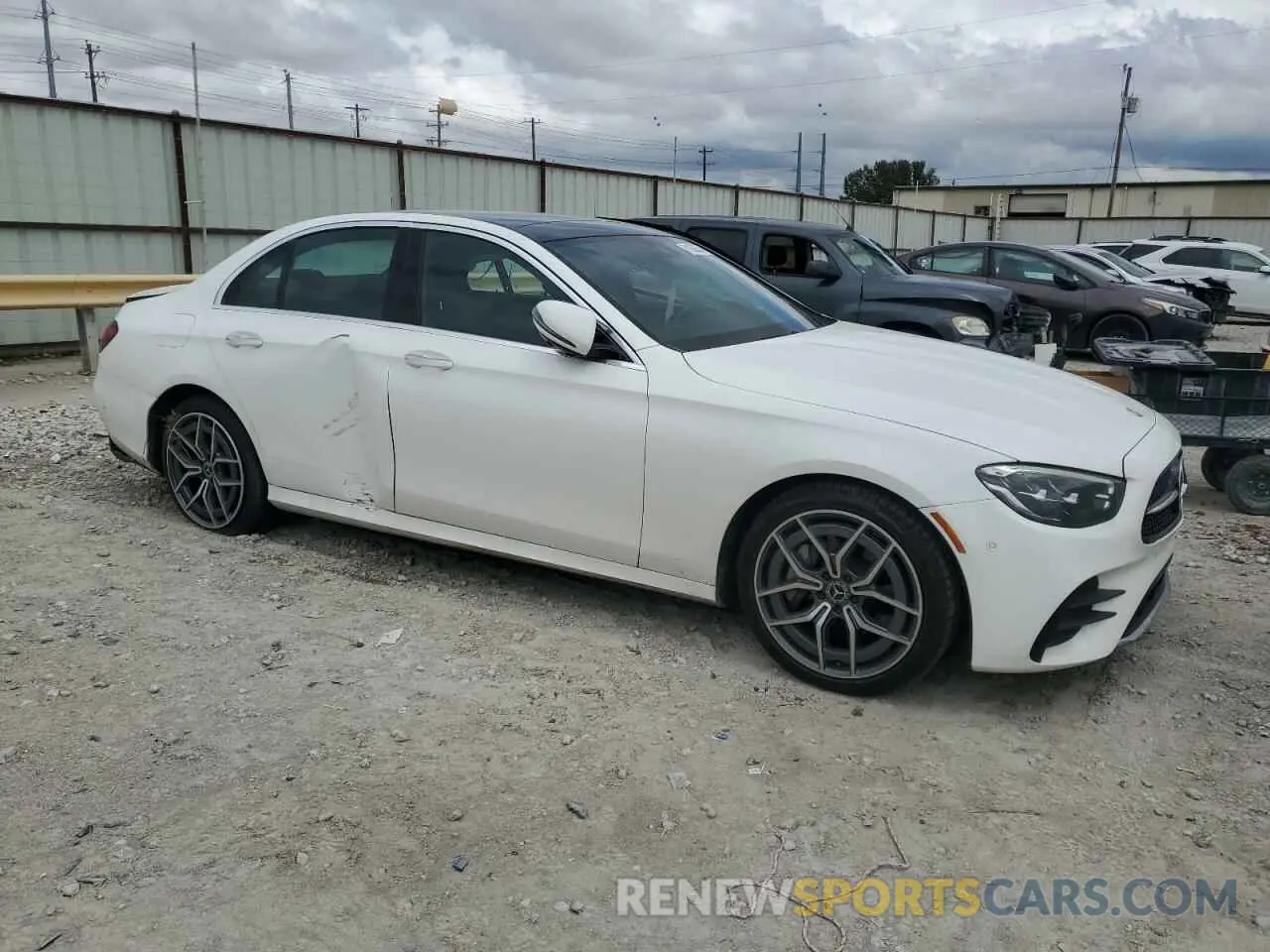 4 fotografías del automóvil dañado W1KZF8DB7MA877512 MERCEDES-BENZ E-CLASS 2021