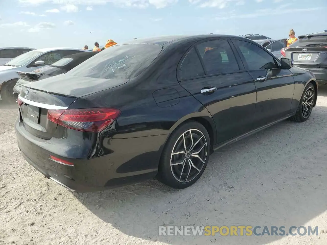 3 fotografías del automóvil dañado W1KZF8DB7MA966545 MERCEDES-BENZ E-CLASS 2021